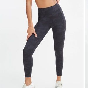 All Access - Pocket Center Stage Legging Camo